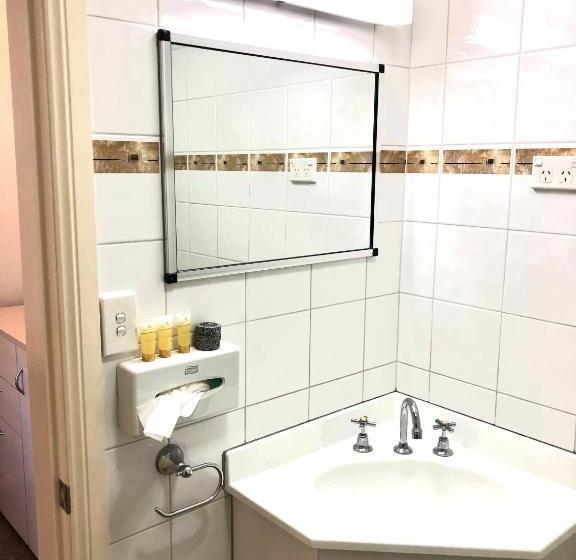 Quarto Familiar, Overlander Motor Lodge