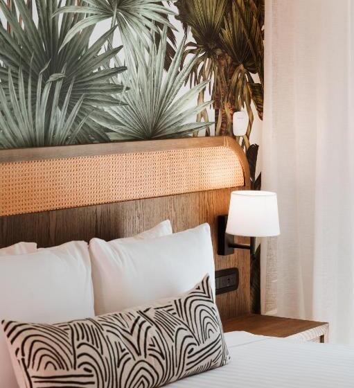 غرفة سوبيريور سرير كينج, The Continental