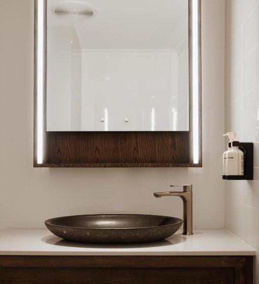 غرفة سوبيريور سرير كينج, The Continental