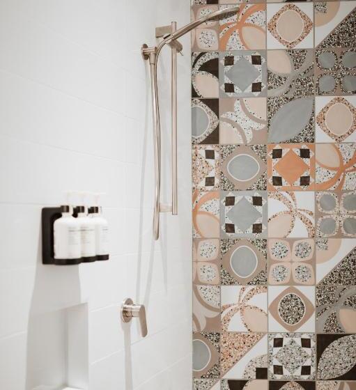 غرفة سوبيريور سرير كينج, The Continental