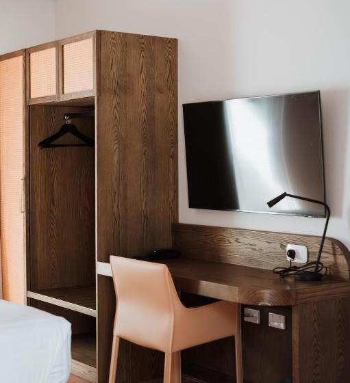 غرفة سوبيريور سرير كينج, The Continental