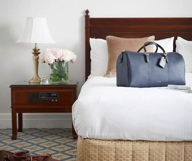 اتاق لوکس, The Hotel Windsor