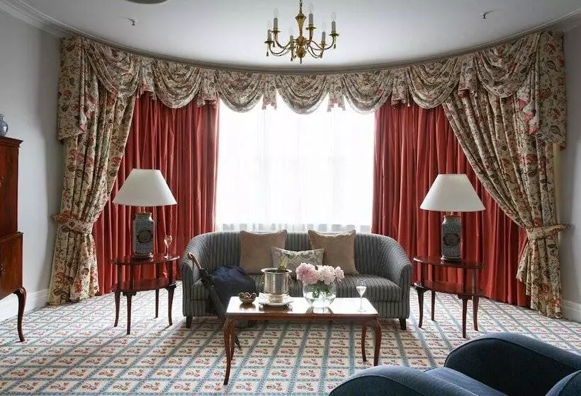 Suite, The Windsor