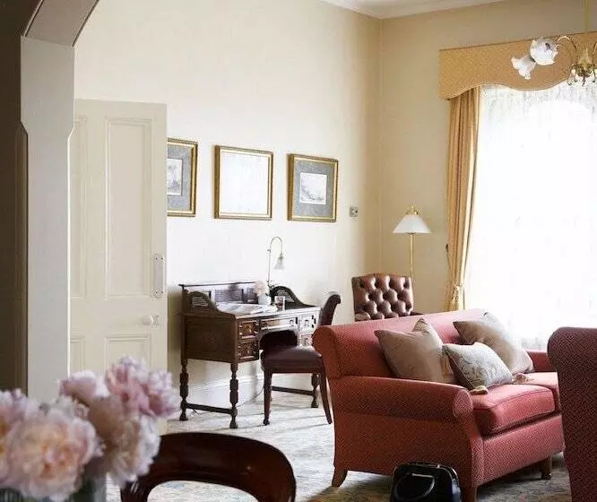 Suite, The Windsor