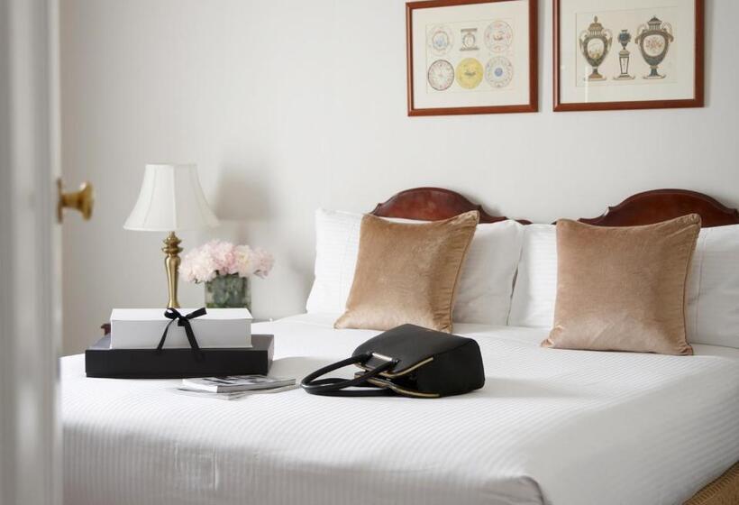 디럭스 룸 킹사이즈 침대, The Windsor