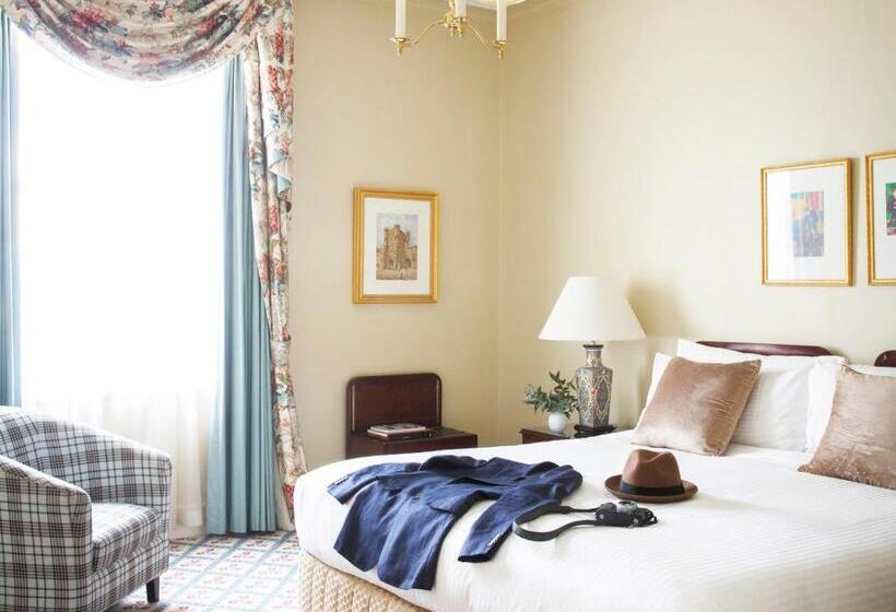 주니어 스위트, The Windsor