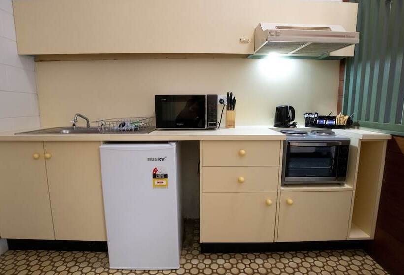 ファミリーステューディオ, Mission Beach Resort