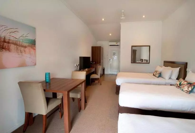 Superior-perhehuone, Mission Beach Resort