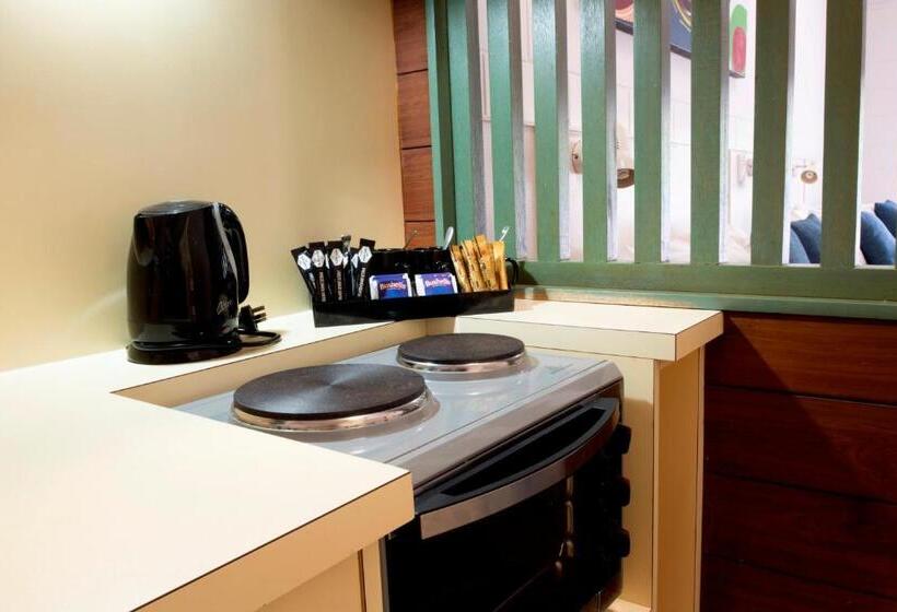 إستديو عائلى, Mission Beach Resort