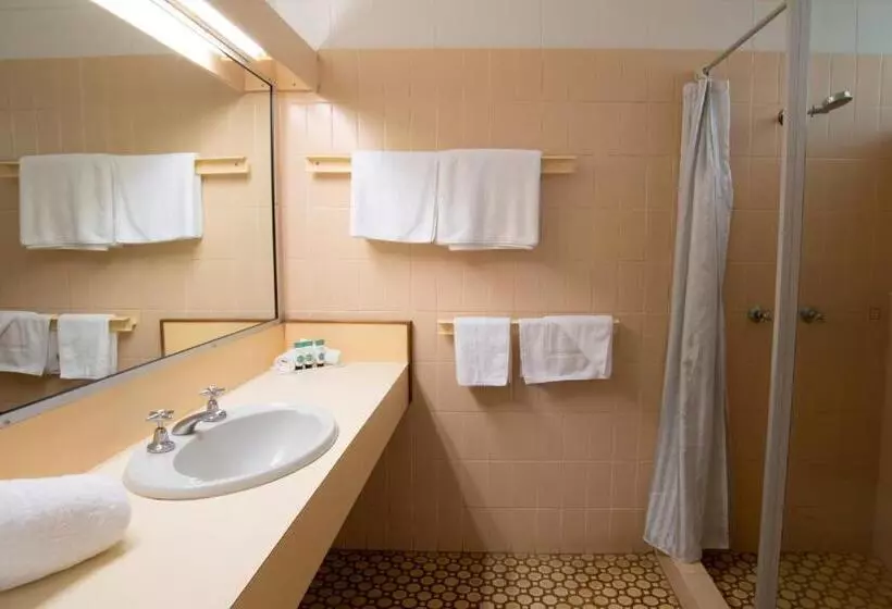 Perhestudio, Mission Beach Resort