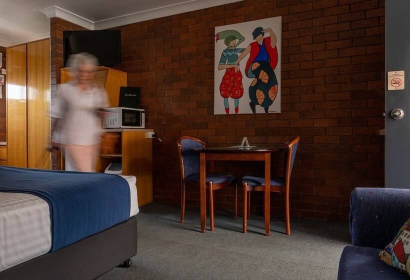 이그제큐티브 룸, Country Pathfinder Motor Inn
