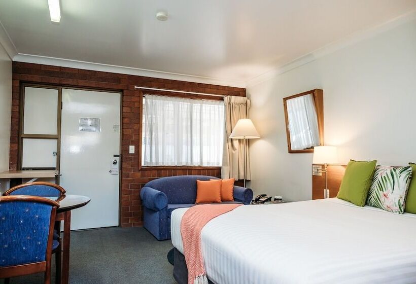 이그제큐티브 룸, Country Pathfinder Motor Inn