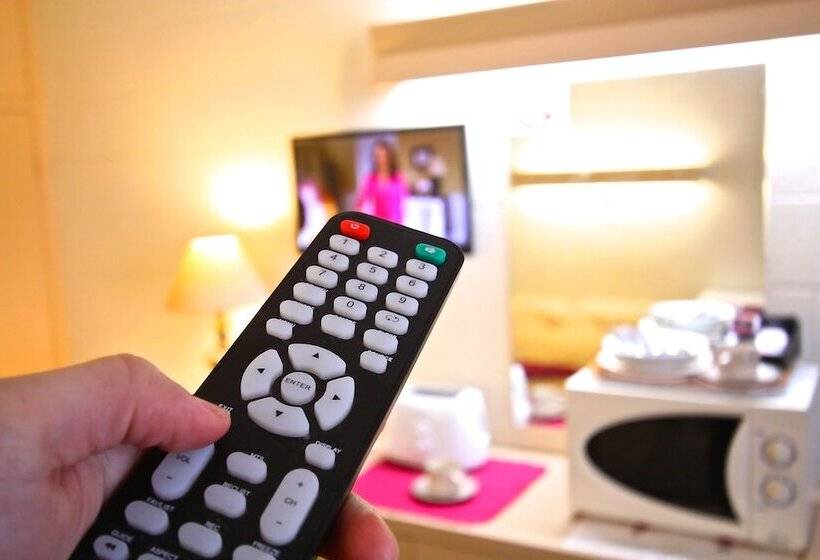 חדר משפחתי, Motel Maroondah