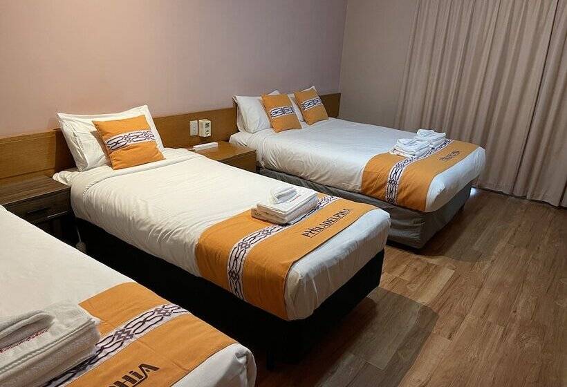 غرفة عائلية, Philadelphia Motor Inn