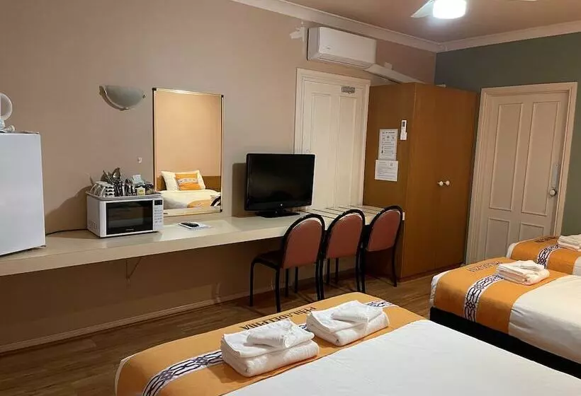 ファミリールーム, Philadelphia Motor Inn