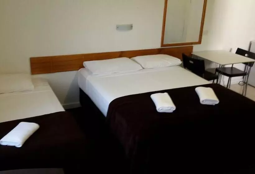 Perhehuone, Restawile Motel
