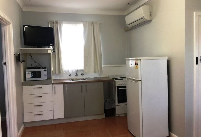 침실 2개 아파트, Restawile Motel