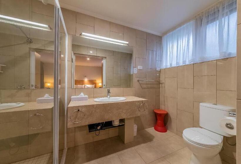 스위트, Seahorse Motel Cowes