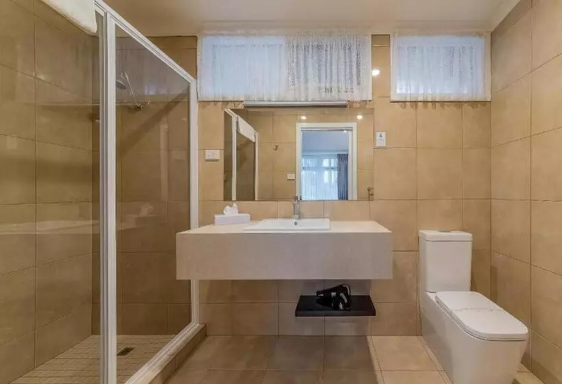 スイート, Seahorse Motel Cowes