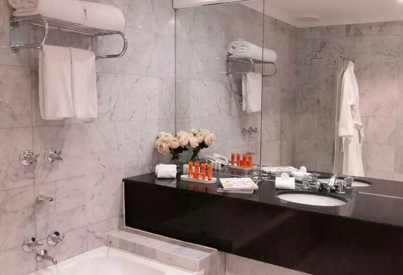 Suite, The Windsor
