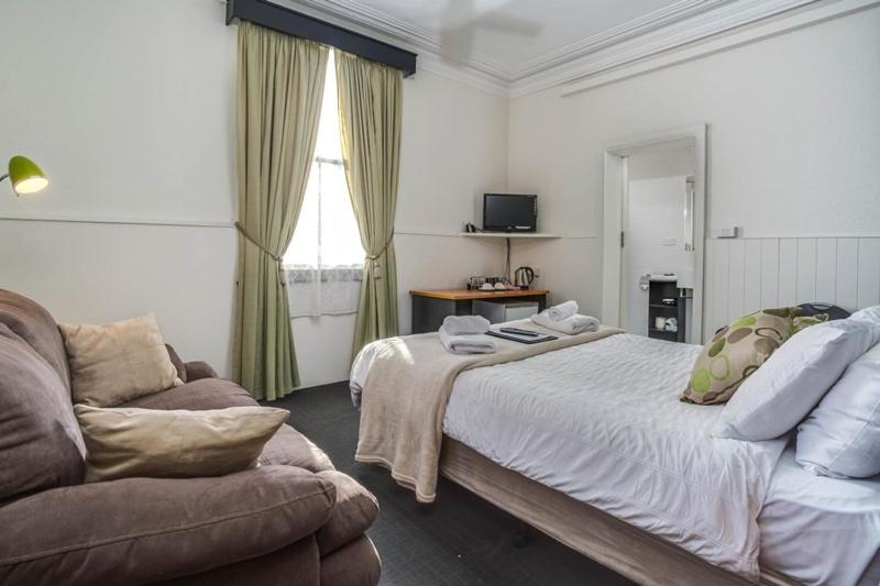 חדר דלוקס, The Mews Motel