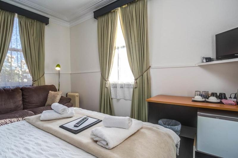 חדר דלוקס, The Mews Motel