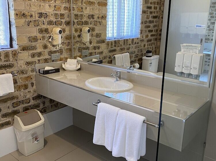 اتاق خانوادگی, Sir Francis Drake