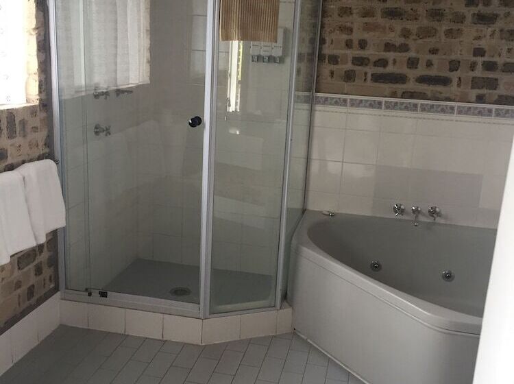 آپارتمان مدیریتی 2 خوابه, Sir Francis Drake