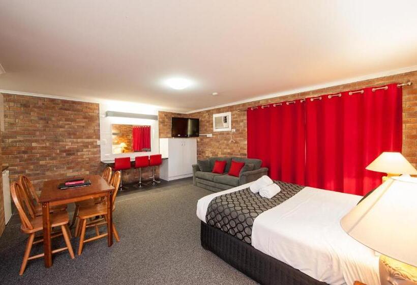 סוויטה אקזקיוטיב, Allan Cunningham Motel