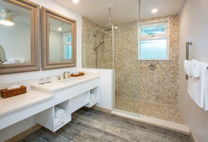 اتاق لوکس, Galley Bay Resort & Spa