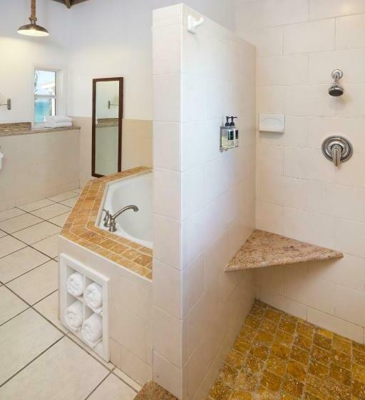 سوئیت پریمیوم, Galley Bay Resort & Spa