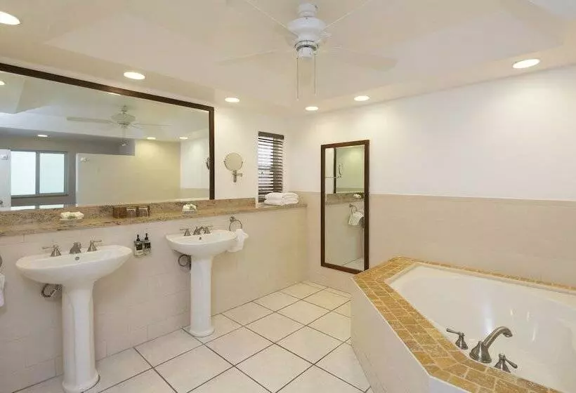 سوئیت پریمیوم, Galley Bay Resort & Spa