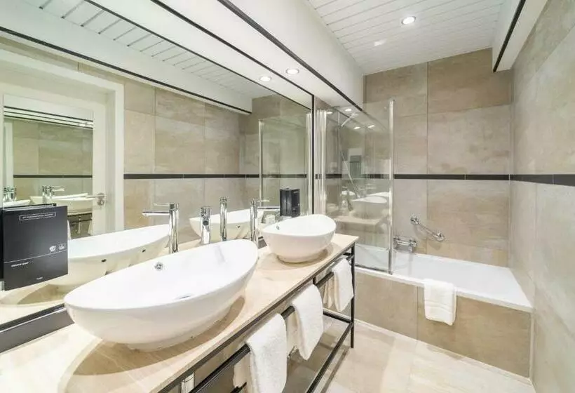 اتاق خانوادگی, Grand Hotel Normandy By Cw Hotel Collection