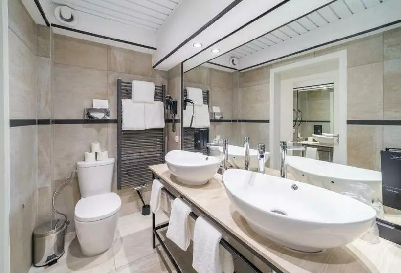 اتاق خانوادگی, Grand Hotel Normandy By Cw Hotel Collection