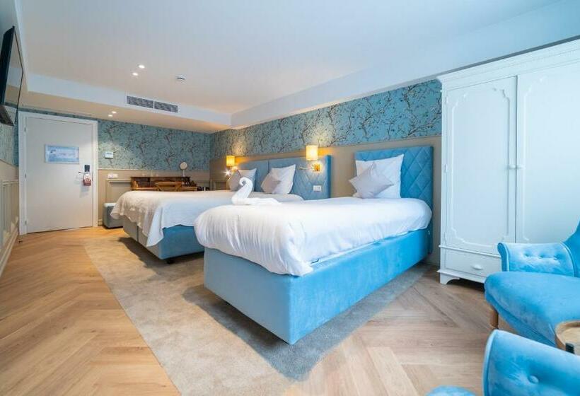 غرفة عائلية, Grand Hotel Normandy By Cw Hotel Collection