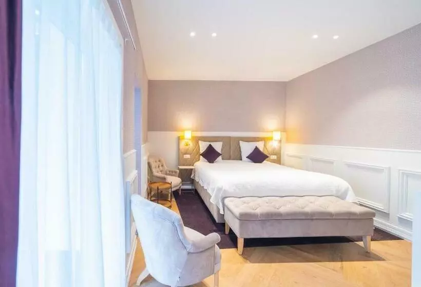 اتاق خانوادگی, Grand Hotel Normandy By Cw Hotel Collection
