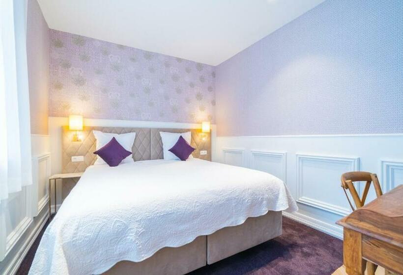 غرفة عائلية, Grand Hotel Normandy By Cw Hotel Collection