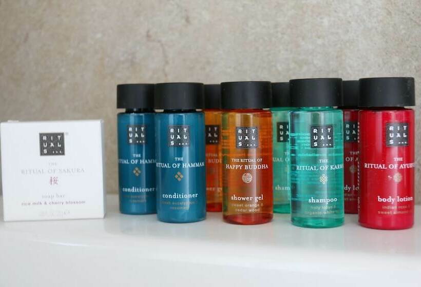 غرفة عائلية, Grand Hotel Normandy By Cw Hotel Collection