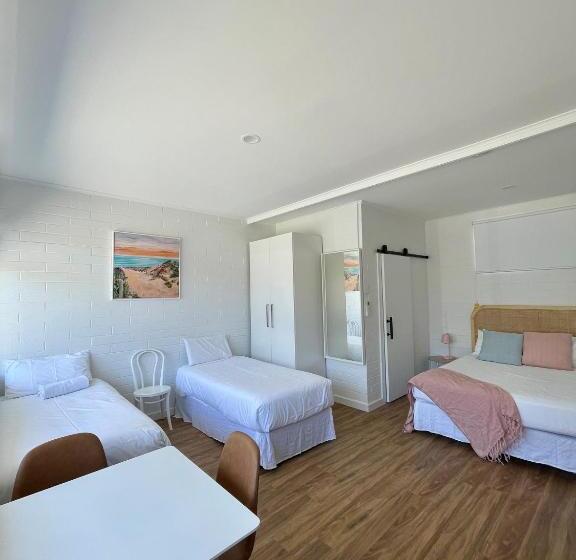 جناح عائلي, Harbour View Motel