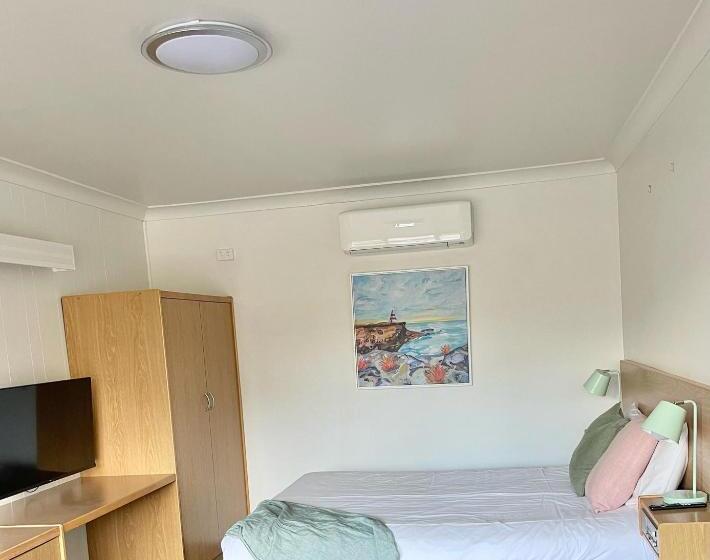 스위트, Harbour View Motel