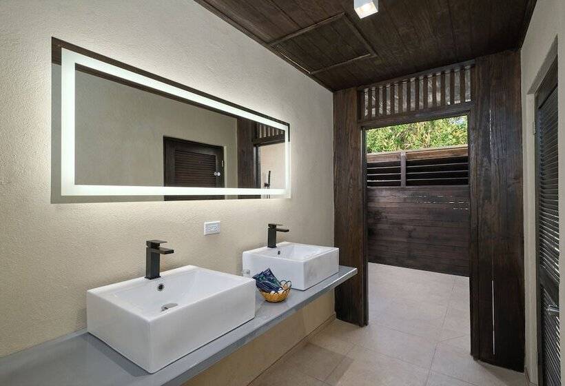 اتاق سوپریور با چشمانداز دریا, Hawksbill Resort Antigua All Inclusive