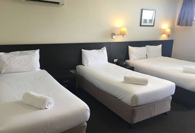 패밀리 룸, Abcot Inn