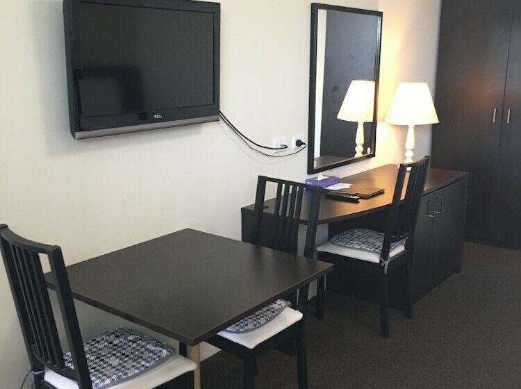 패밀리 룸, Abcot Inn