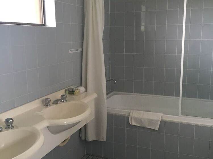 이그제큐티브 룸, Abcot Inn