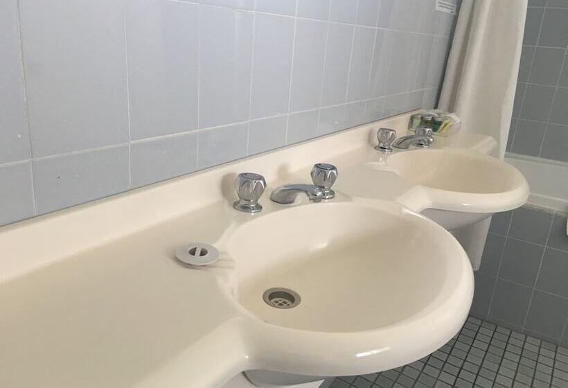 이그제큐티브 룸, Abcot Inn