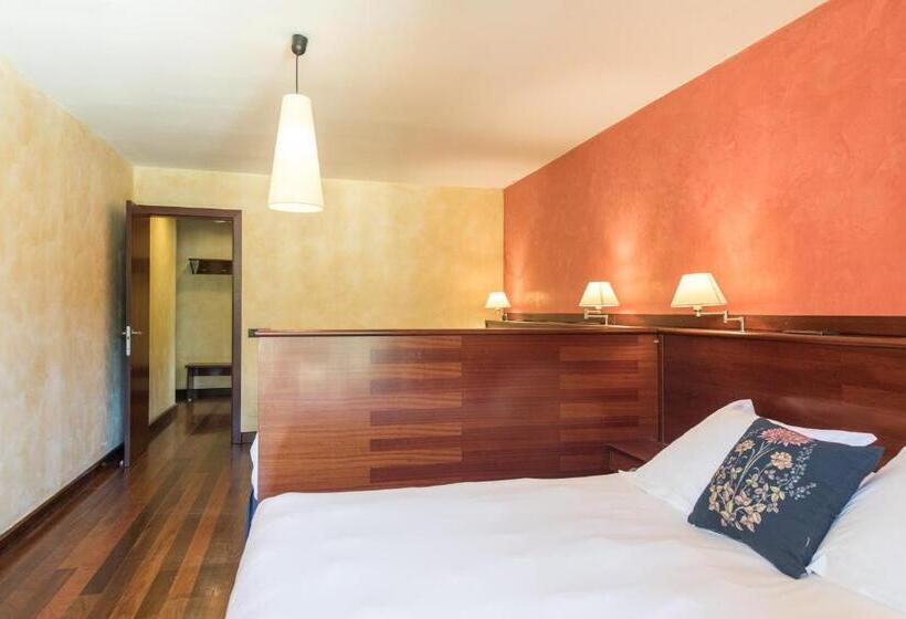 اتاق استاندارد چهار تخته, Coma