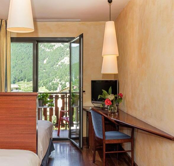 اتاق استاندارد چهار تخته, Coma