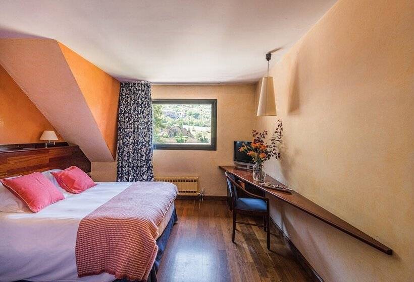 اتاق استاندارد سه نفره, Coma