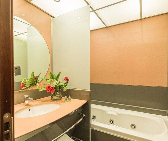 اتاق استاندارد, Coma