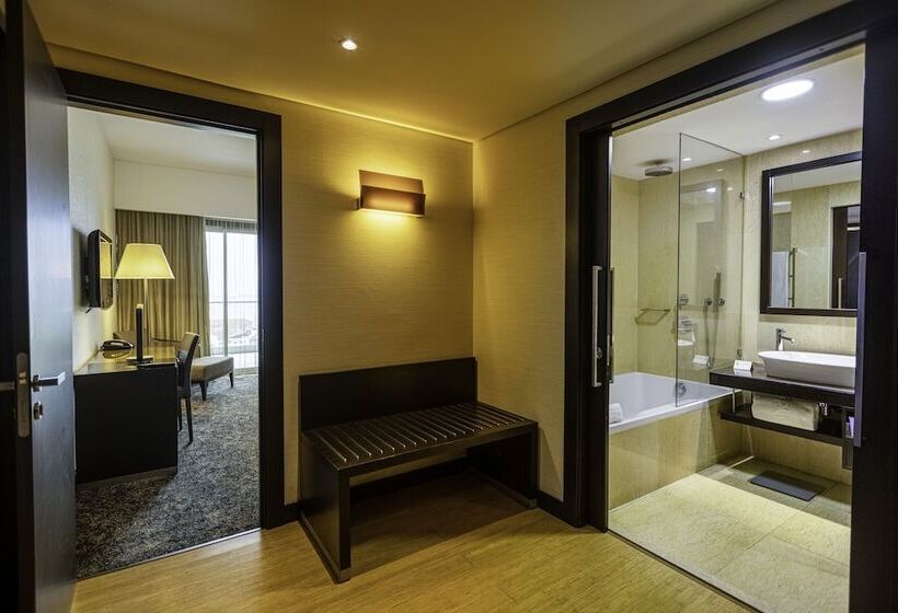 سوییت لوکس, Epic Sana Luanda